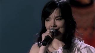 Björk ‎– Undo at Vespertine Live At Royal Opera House subtitulos