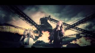 Zaga Rehn Performing the song You Learn by Takida