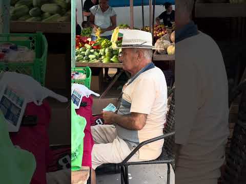 Olha quem eu encontrei na feira municipal de Joselândia- Ma, o franguinho 12/09/2026