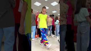 Download lagu TEACHING SHUFFLE ⭐️ LITTLE GIRL DANCING MONSTER 😱🔥 Tuzelity New Dance 😎❤️‍🔥 mp3