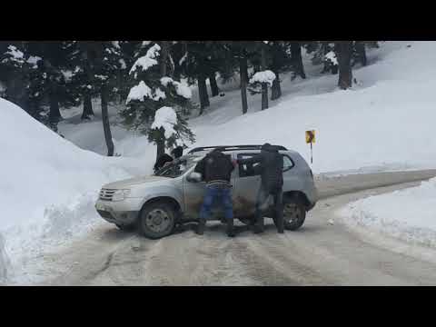 4×2 Duster sliding in Snow
