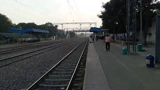preview picture of video '12055/New Delhi Dehradun JanShatabdi Express skipping Muradnagar at MPS'