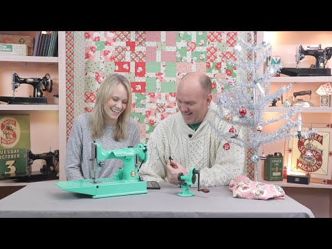 WINNER ANNOUNCED! 12-14-2020 Singer Featherweight 221 Minty Mint Candy Green