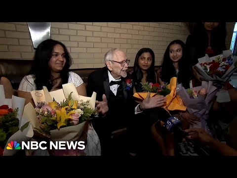 World War II veteran attends first prom thanks to high school students in Chicago