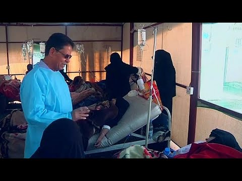 الكوليرا تقضي على طبيب يمني بعدما عالج مئات الحالات منها…