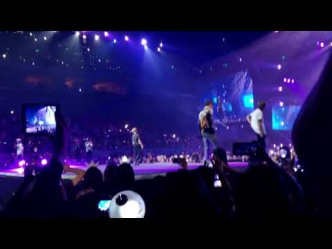 [160903] BTS - Save Me ; MBC Show Champion in Manila