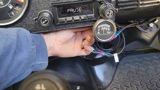 Jeep CJ7 1981 258 Part 1: Oil pressure gauge - mechanical vs OEM electric