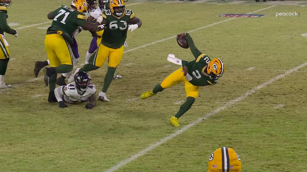 Willis dishes out big plays on a GB drive
