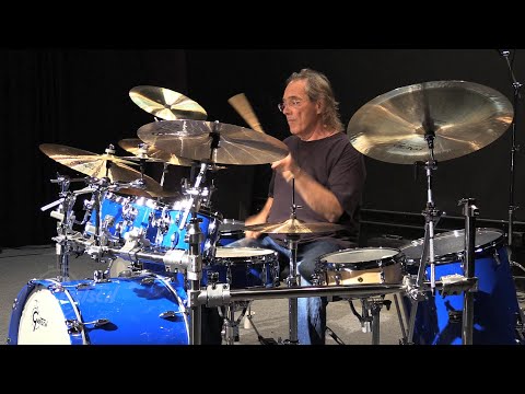 Vinnie Colaiuta Plays His Restored 90's Gretsch Kit For The First Time