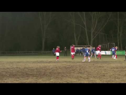 20100219 Tollembeek - DVC Grimbergen 0-2 Tinne op pass Rebekka