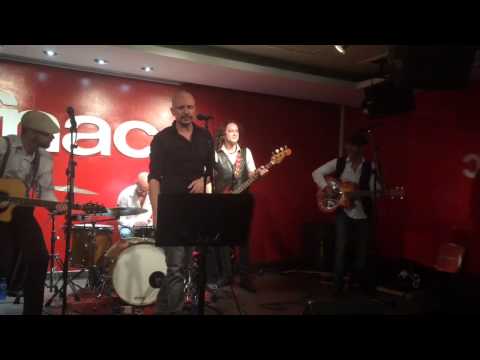 The Iluminados - Fnac Callao (Live)