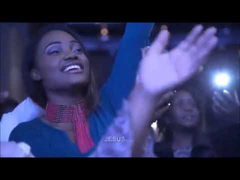 ✅Sinach - Way Maker   Caminho no Deserto🙌🙌