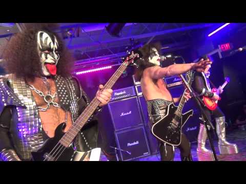 HD - Love Gun by Destroyer (Canada's Kiss Tribute) live at The Rockpile in Toronto January 18 2013