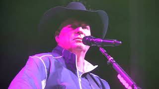 John Michael Montgomery, The Little Girl at the Country Legends Concert in West Liberty, Ohio