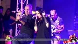 Balam Pichkari Live Performance| Vishal Dadlani, Aditi Singh Sharma