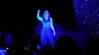 Mónica Naranjo - Rezando en Soledad (Sevilla)