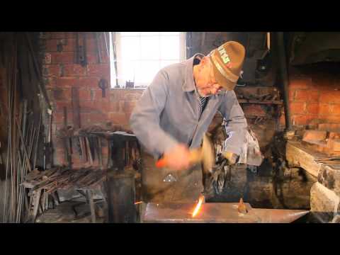 How blacksmithing works: A blacksmith from Ehlen shows how