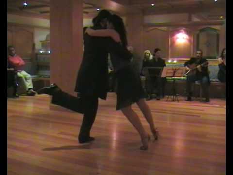 Alejandro Angelica y Tali Gon- Oblivion