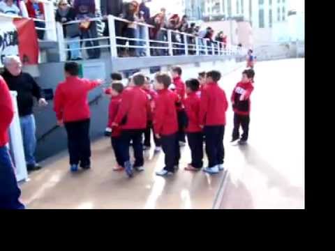 El Atletico Almeriense haciendo el pasillo a los jugadores del Poli Almería