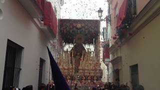 preview picture of video 'Maria Santísima de la Amargura - Madrugá Rota 2014 - Petalá en la Calle Constitución'