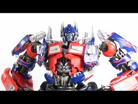 Video Review of the Transformers Dark of the Moon; Takara/Tomy DMK-01 Optimus Prime