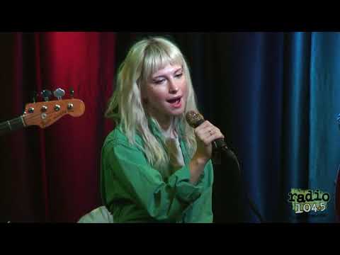 Paramore Performs Fake Happy
