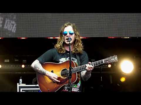 Billy Strings on Doc Watson's "Way Downtown" 7/22/23 Essex Junction, VT