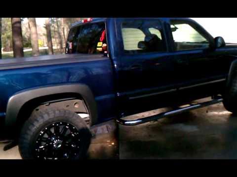 07 Silverado Classic, 20\" by 9\" XD Hoss and Toyo MT 33\" 12.50\"