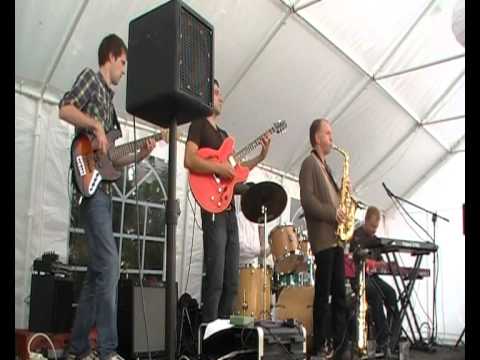 The World is a Ghetto by G. Benson played by the Groove Warriors.wmv