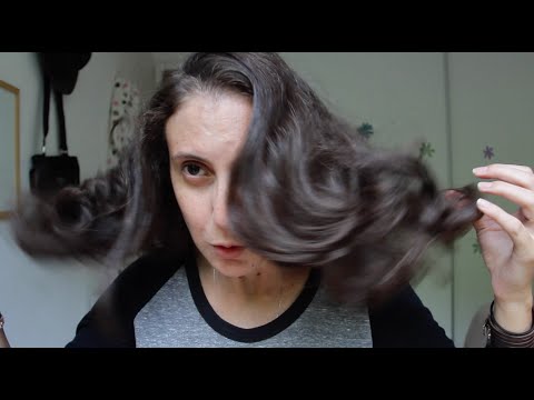 A DELICADA ARTE DE PUXAR CABELO