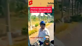 Download lagu Truck driver dares to take on the thug mp3