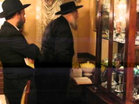 Toldos Aharon Rebbe in Queens