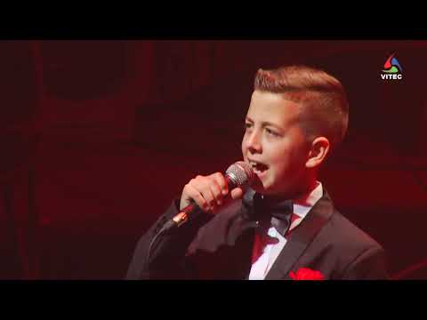 Concerto 25 de Abril com FADOalado e Rodrigo Aleixo no Auditório do Ramo Grande