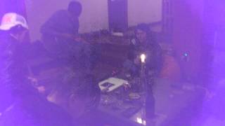 Lola&#39;s Riot - Gold On The Ceiling - Sunday acoustic cover