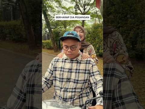 Waktu pertama kali ajak cewek makan 😂