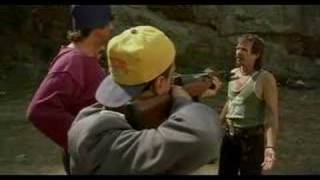 Sivi kamion crvene boje - "Vazduh trepti kao da nebo gori"