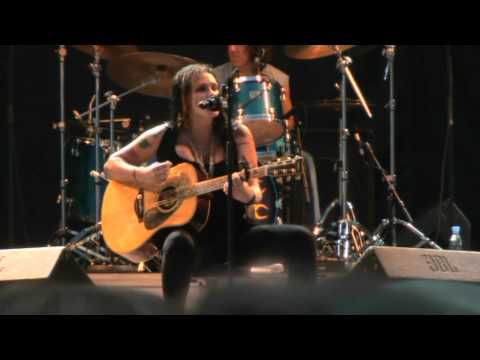 Videoclip de The Ugliest House On The Block (Live) — Beth Hart