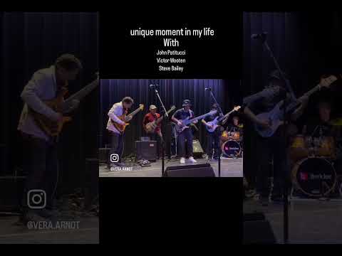 Michael Pipoquinha fazendo um som com as lendas John Patitucci, Victor Wooten e Steve Bailey