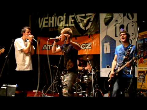 Zemědělské Družstvo - Je to s náma zlý (Houba cover) (Live, CC Lucie)