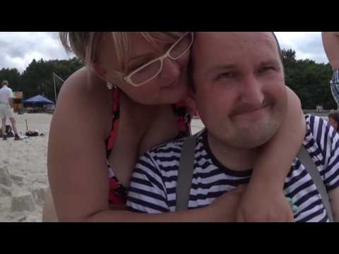 To My Kibice Widzewa na plaży w Kołobrzegu