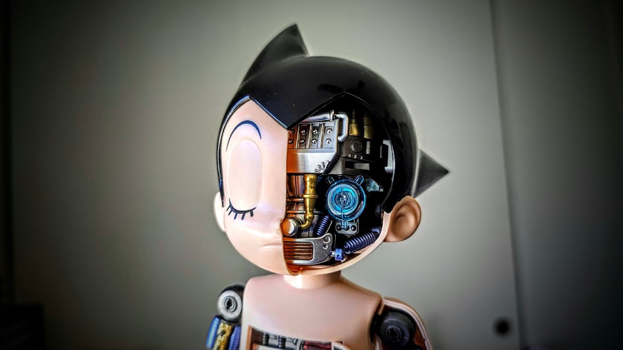 Astro Boy Simple Level TRON Model Kit - TONS OF PLASTIC!