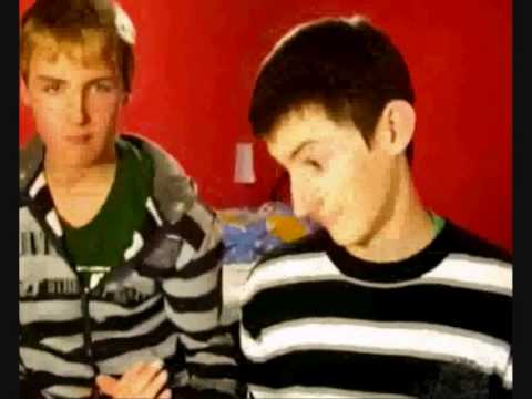 2 Idioten singen Lied über Jesus