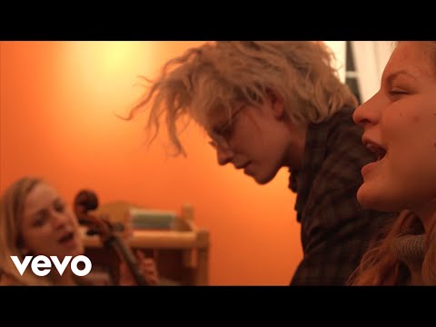 download lagu mp3 mp4 Moonrise Nation Glamour Child, download lagu Moonrise Nation Glamour Child gratis, unduh video klip Moonrise Nation Glamour Child