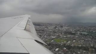 preview picture of video 'ANA　B777－300　伊丹空港　着陸  　landing at oosaka-itami international airport'