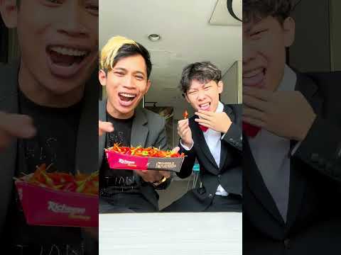 Makan cabe rawit merah