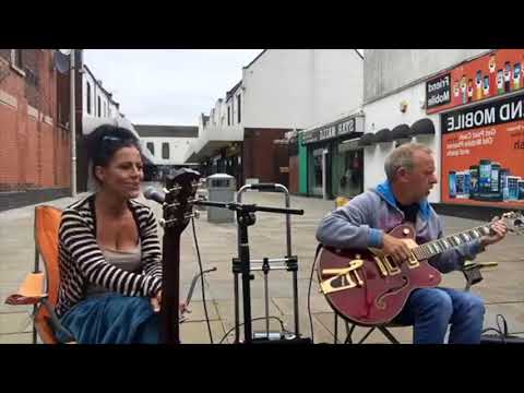 Almaz Duo Busking their version of Randy Crawford's Almaz in their favourite town to busk....Widnes