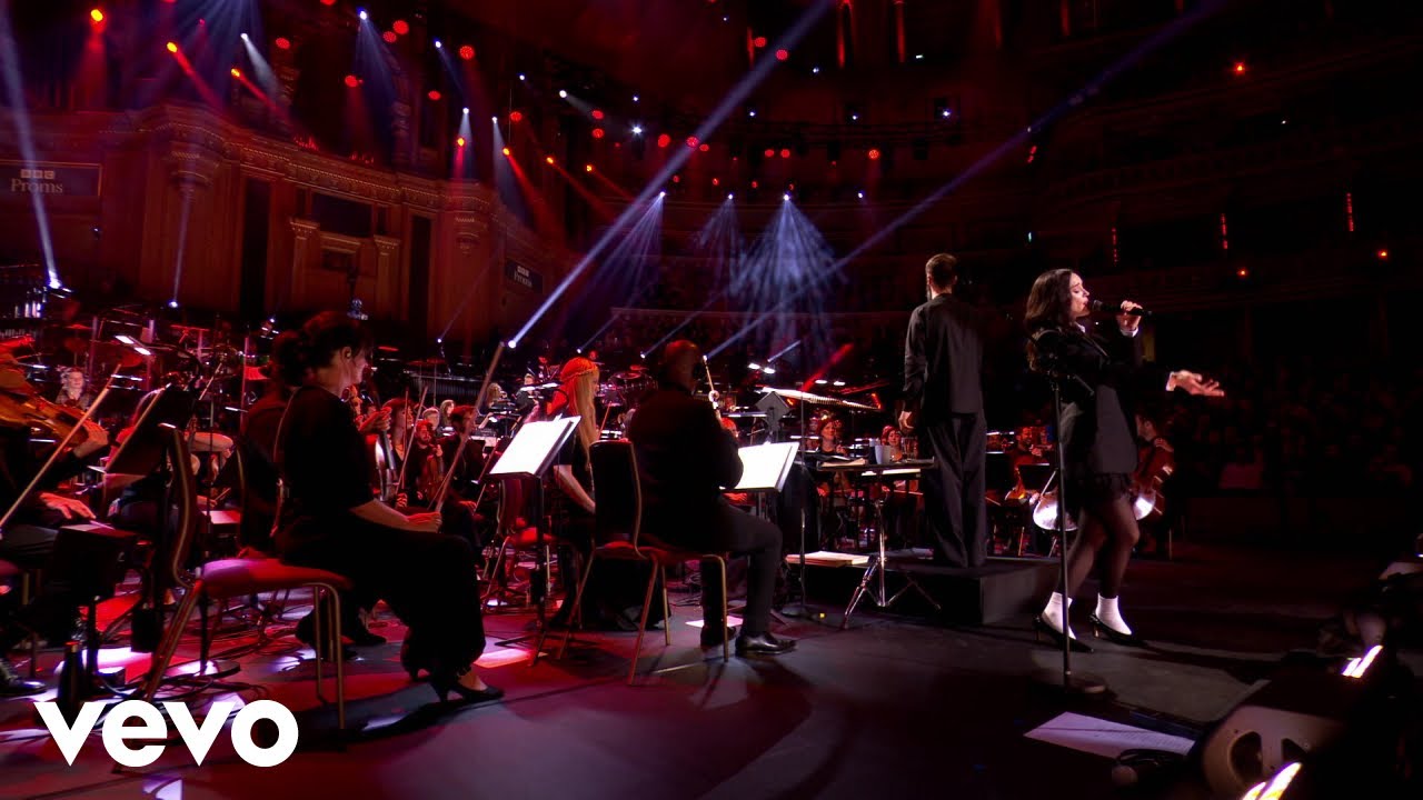 Miniature de la vidéo St. Vincent, Jules Buckley - Digital Witness (Live at BBC Proms / Royal Albert Hall) (Official) du film St. Vincent at the Proms