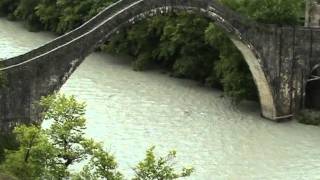 preview picture of video 'Το γεφύρι της Πλάκας / The bridge of Plaka'
