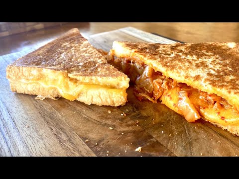 김치치즈 샌드위치/Kimchi grilled cheese recipe/kimchi breakfast recipe #kimchigrilledcheese #김치샌드위치 #김치토스트
