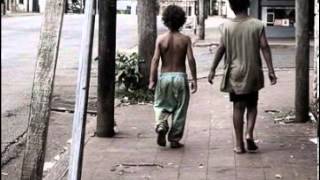 Calle 13-Para un niño en la calle(Letra)